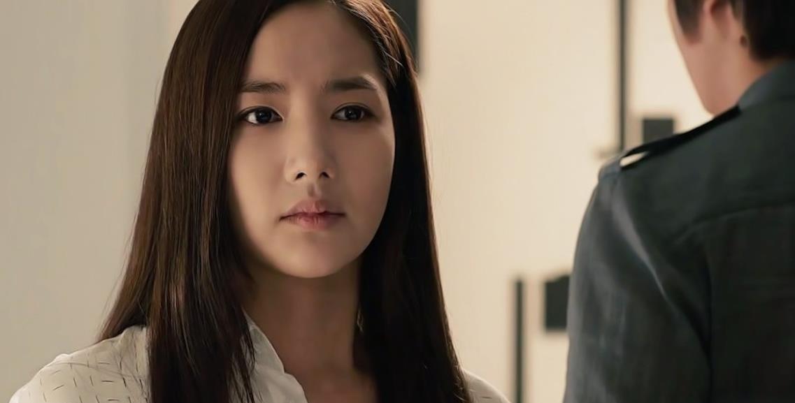 韩剧整容女明星_朴敏英整容史_朴敏英财阀男友