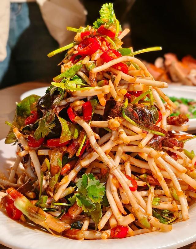 折耳根活麻臭菜产业发展_贵州怪蔬菜_贵州网红黑暗料理,