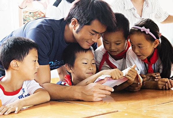 深扒娱乐圈5大很红，但是很少被黑的明星！