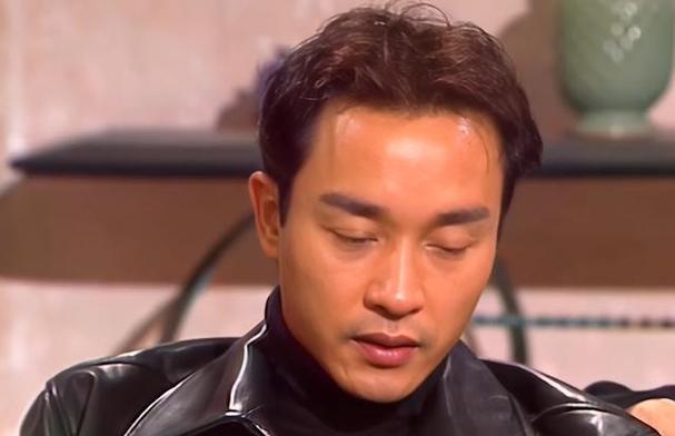 照片里的“脏东西”：明星罕见灵异照揭秘！张国荣生前遇邪？大S托梦内幕曝光！